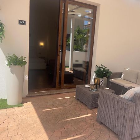 Le Residenze Del Mare Affittacamere ลากาเลตตา ภายนอก รูปภาพ